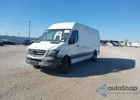 2015 Mercedes-Benz Sprinter 2500 High Roof from USA, damaged, VIN WD3PE8DB4FP136118